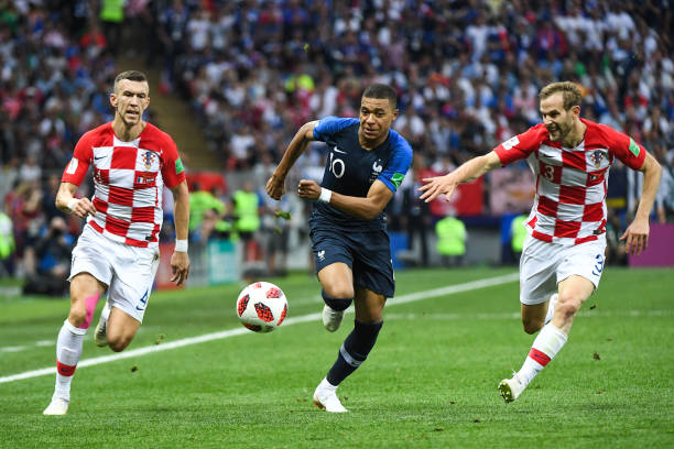 却需审慎考 却需审慎考